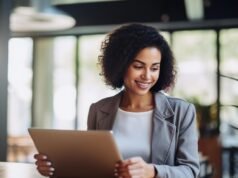 Dia da Mulher 2026: Aumentando a participação de mulheres em cursos de inteligência artificial na Colômbia