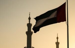 Homem paquistanês morre em Abu Dhabi após ser atingido por destroços de um míssil em queda