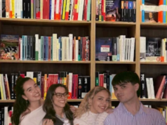 Um influenciador abre a sua própria livraria e revela o custo da sua manutenção e quanto ganha por livro: “1000 euros por dia para mantê-la a funcionar”