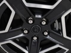 A pressão dos pneus do seu carro pode expor a sua segurança: permite monitorar o movimento