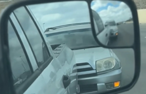 Um motorista prestou primeiros socorros a outro que desmaiou ao volante no Texas