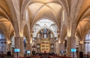A catedral espanhola que aproxima você do Renascimento italiano: pinturas de Goya e alguns anjos escondidos há anos