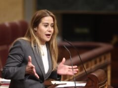 Forças do PP votam no Congresso para rejeitar o abuso de migrantes por parte do governo.