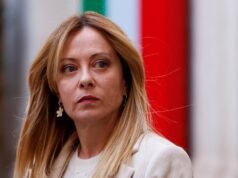 A Itália também enviará equipamentos de defesa aérea para ajudar “países amigos” do Golfo, mas Meloni esclareceu: “Não estamos em guerra e não lutaremos”.