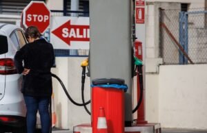 O Governo vai reduzir o IVA para 10% sobre a gasolina, o gasóleo, a eletricidade e o gás como parte das medidas de crise.