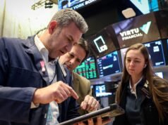 Mercados: Ações sobem, títulos caem, com incerteza de investimento sobre o conflito no Irão