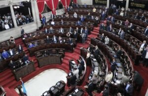 TENSÃO NA GUATEMALA: Congresso debate eleição de juízes do Tribunal Constitucional em meio a alegações de impeachment.