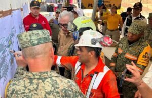 A busca por mineiros presos em El Rosario, Sinaloa, continua, com a presença do governador