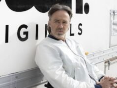 Kick Gurry estrela CAUGHT, série que aborda o caos com comédia: “Precisamos encontrar o riso”