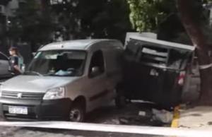 Acidente em Almagro: um homem sofreu um ataque cardíaco enquanto dirigia, causando vários acidentes e depois morreu