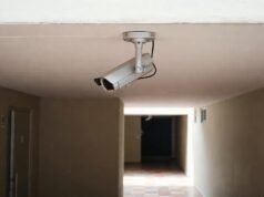 O assassinato de um suposto ladrão após um violento ataque em San Fernando, Cali, foi flagrado por uma câmera de segurança.