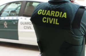 O Supremo Tribunal suspende um funcionário público por fabricar uma mudança de endereço para obter uma licença de transferência de três dias.