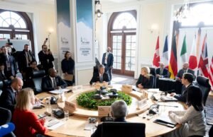 Ministros do G7 reúnem-se para analisar o impacto do conflito no Médio Oriente e a subida dos preços do petróleo
