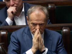 Tusk alerta sobre benefícios para Moscou se os EUA suspenderem sanções ao petróleo russo