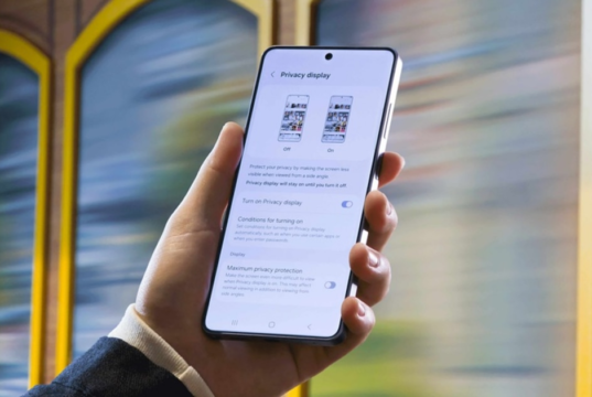 É assim que funciona a tela secreta do Galaxy S26, uma barreira para olhares indiscretos