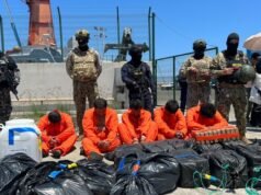 O Equador apreendeu mais de 2,9 toneladas de narcóticos perto das Ilhas Galápagos, numa operação com os Estados Unidos.