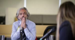 Juan Daniel Oviedo receberá este salário como vice-presidente, se Paloma Valencia vencer as eleições