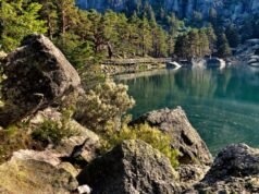 A trilha que termina na Laguna Negra: o mundo que inspirou Antonio Machado e a viagem entre a lenda e a natureza