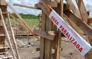 O presidente Balcázar anunciou o decreto supremo para levantar o bloqueio e restaurar as obras paralisadas