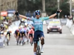 Etapa 6 do Paris-Nice: o colombiano Harold Tejada vence e passa para o top 10 da classificação geral, com Daniel Martínez em segundo.