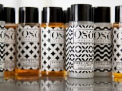 Adeus aos frascos de champô e gel de hotel: a UE substitui os recipientes unidose por frascos reutilizáveis