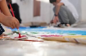 Uma escola que proibiu os alunos de caminhar anula a regra e descobre, 30 anos depois, que a restrição era ilegal.