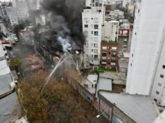 Eles perseguiram o dono do armazém secreto que pegou fogo e desabou em La Plata.