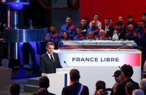 Macron considera o porta-aviões o mais poderoso da Europa