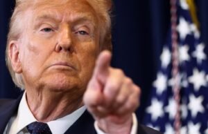 AO VIVO: Trump alerta que o regime iraniano sofrerá “20 vezes mais danos” se bloquear a passagem do petróleo pelo Estreito de Ormuz.