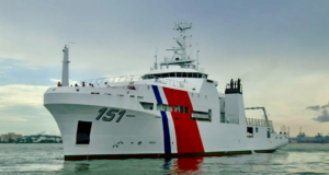 O governo aprovou a entrada de um navio militar colombiano no porto de Callao com armas