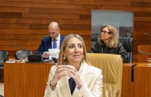 PP e Vox aproximam o programa na Extremadura para deter o governo de María Guardiola