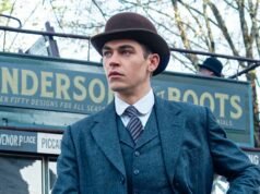 De Harry Potter ao jovem Sherlock: esta é a estreia de Hero Fiennes Tiffin em um grande papel internacional que já está na moda.