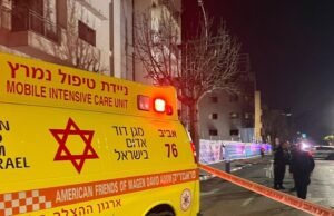 Pelo menos oito pessoas ficaram feridas em um ataque com mísseis iranianos no centro de Israel