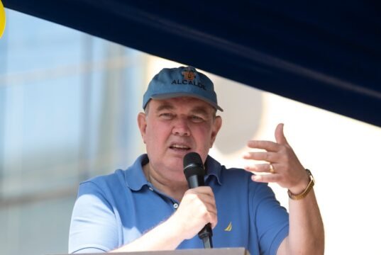 Rafael López Aliaga detalha a planta da prisão na floresta: presos em “tendas de soldados” e cercas de madeira que fizeram para eles.