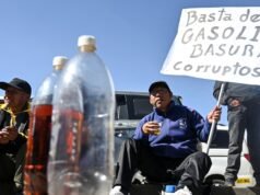 Os motoristas anunciaram greve por tempo indeterminado em La Paz: acusam o combustível ruim