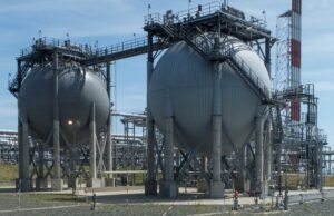 Preços do gás na Europa sobem 40% e do petróleo 8% devido à guerra no Irão