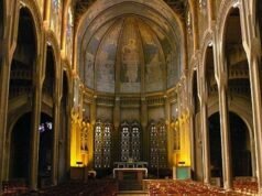 A primeira igreja pré-fabricada da França: uma joia arquitetônica revelada como monumento histórico no coração de Paris