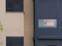 O Governo exige por carta ao Departamento de Terras e Finanças, que gere mais de 100.000 casas, que aceite a prorrogação do aluguer.