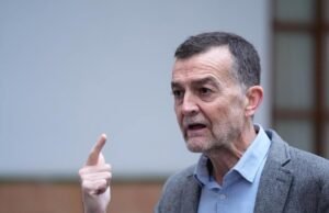 Maíllo (IU) acusa Feijóo de ser “irresponsável” e “lutador quente” na tentativa de evitar o “efeito do medo” com Vox