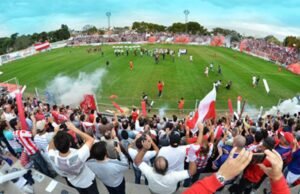Torcedor que provoca incidente em jogo amoroso é banido de campo