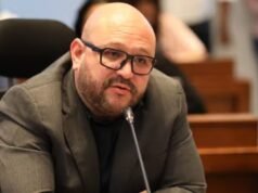 ‘El Gury’ Rodríguez, vereador de Medellín, atacou com um bastão a minga indígena que protestava na Alpujarra: tudo estava em vídeo