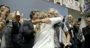 O Centro Democrático também acolheu Juan Daniel Oviedo como vice-presidente e Paloma Valencia