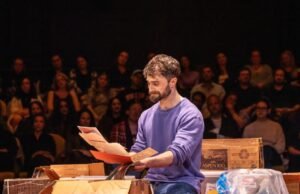 Crítica de ‘Every Brilliant Thing’: O interativo Daniel Radcliffe