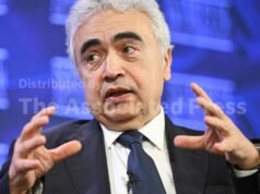 A guerra no Irão representa uma ameaça maior à economia global do que o choque petrolífero dos anos 1970, diz AIE