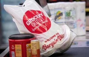 Supermercado fechará dezenas de lojas após expansão excessiva