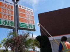 Os preços do petróleo e do gás estão a subir rapidamente, uma vez que a guerra no Irão não dá sinais de diminuir