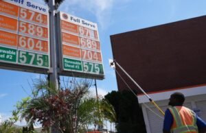 Os preços do petróleo e do gás estão a subir rapidamente, uma vez que a guerra no Irão não dá sinais de diminuir