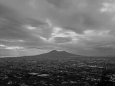 Crítica de ‘Pompéia: Abaixo das Nuvens’: vulcão fumegante, cidade eterna