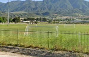 Menino de 12 anos morreu após cair durante treino de futebol