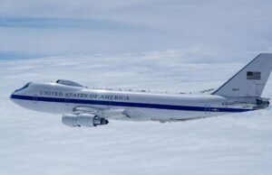 O ‘Avião do Juízo Final’ está treinando em Fresno, causando pânico à medida que a batalha aumenta
